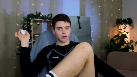 Snapshot of olie_sparkle chatting on December 2025 09:20:01 PM Olie online show from December 2025 09:20:01 PM