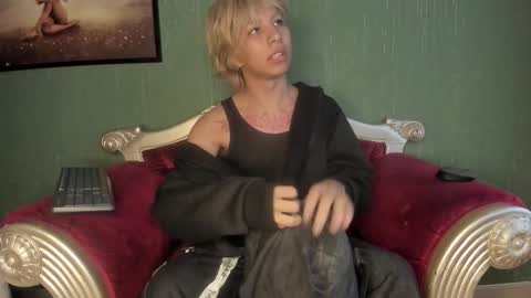 oliiverr22 online show from November 2025 12:16:01 PM