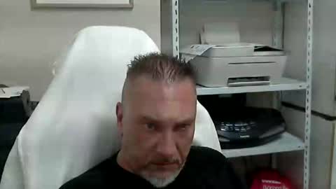 Snapshot of olimpio1230 chatting on April 2026 05:37:01 PM olimpio1230 online show from April 2026 05:37:01 PM