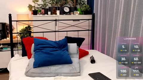 OliSunny Olivia online show from January 2025 06:26:01 AM