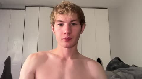 Snapshot of oliver_beck chatting on December 2024 02:02:01 AM Oliver Beck online show from December 2024 02:02:01 AM