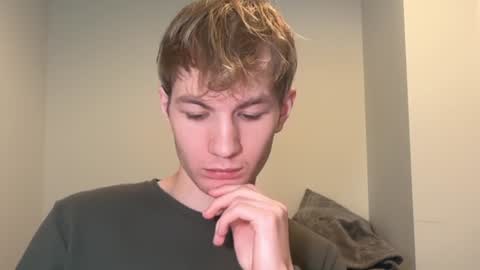 Snapshot of oliver_beck chatting on December 2024 09:15:02 PM Oliver Beck online show from December 2024 09:15:02 PM