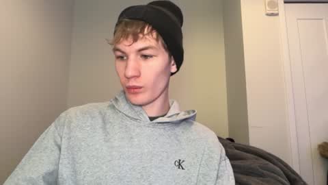 Snapshot of oliver_beck chatting on February 2025 07:14:02 PM Oliver Beck online show from February 2025 07:14:02 PM