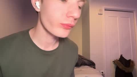 Snapshot of oliver_beck chatting on February 2025 02:30:01 AM Oliver Beck online show from February 2025 02:30:01 AM