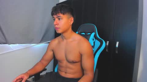 Snapshot of oliver_bray chatting on November 2025 03:22:01 PM Oliver bray online show from November 2025 03:22:01 PM