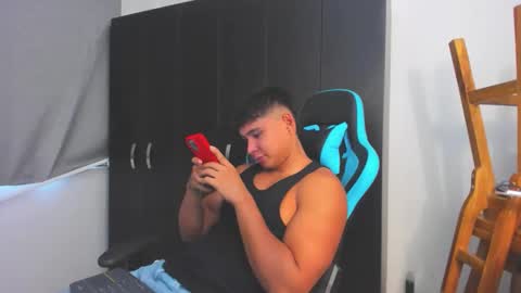 Snapshot of oliver_bray chatting on December 2025 08:14:02 PM Oliver bray online show from December 2025 08:14:02 PM