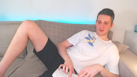 Oliver online show from February 2025 05:16:01 PM