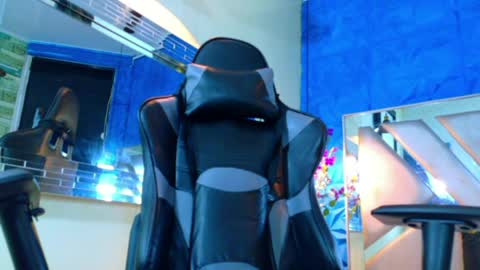 oliver_jamees online show from March 2026 11:43:02 AM