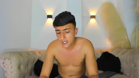 Snapshot of oliver_kooper chatting on December 2024 04:53:02 AM OLIVER online show from December 2024 04:53:02 AM