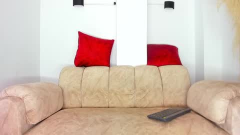 Snapshot of oliver_kooper chatting on December 2024 03:00:02 AM OLIVER online show from December 2024 03:00:02 AM