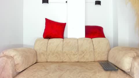 Snapshot of oliver_kooper chatting on December 2024 06:03:02 AM OLIVER online show from December 2024 06:03:02 AM