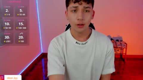 oliveeer online show from September 2025 03:24:02 PM