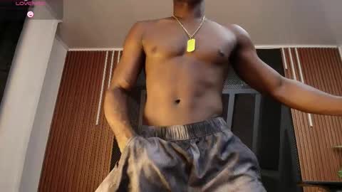 Snapshot of oliver_laurent_ chatting on April 2026 11:28:01 PM OLIVER LAURENT online show from April 2026 11:28:01 PM