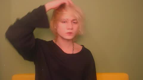 Snapshot of oliver_sweet_ chatting on January 2025 08:28:01 PM Oliver online show from January 2025 08:28:01 PM