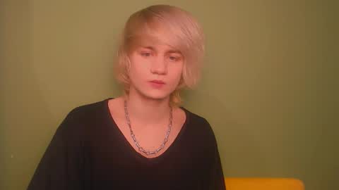 Snapshot of oliver_sweet_ chatting on January 2025 08:26:01 PM Oliver online show from January 2025 08:26:01 PM