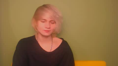 Snapshot of oliver_sweet_ chatting on February 2025 09:07:02 PM Oliver online show from February 2025 09:07:02 PM