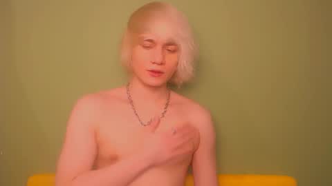 Snapshot of oliver_sweet_ chatting on February 2025 02:45:01 AM Oliver online show from February 2025 02:45:01 AM