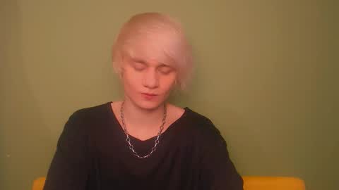 Snapshot of oliver_sweet_ chatting on February 2025 02:26:02 AM Oliver online show from February 2025 02:26:02 AM