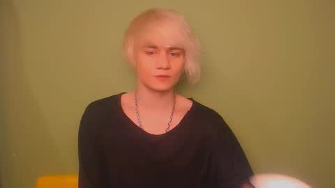 Snapshot of oliver_sweet_ chatting on February 2025 01:57:02 AM Oliver online show from February 2025 01:57:02 AM