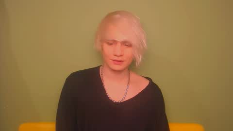 Snapshot of oliver_sweet_ chatting on March 2025 01:46:01 AM Oliver online show from March 2025 01:46:01 AM