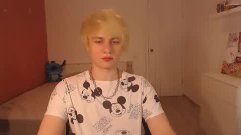 Snapshot of oliver_sweet_ chatting on September 2025 02:11:01 AM Oliver online show from September 2025 02:11:01 AM