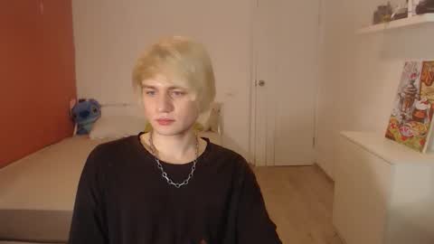 Snapshot of oliver_sweet_ chatting on October 2025 02:14:02 AM Oliver online show from October 2025 02:14:02 AM