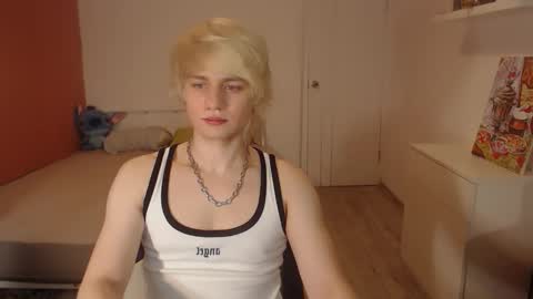 Snapshot of oliver_sweet_ chatting on November 2025 12:56:01 AM Oliver online show from November 2025 12:56:01 AM