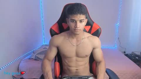 Snapshot of oliver_thompsson chatting on December 2024 08:20:02 PM oliver thompsson online show from December 2024 08:20:02 PM