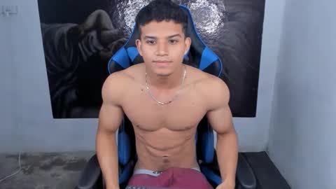 Snapshot of oliver_thompsson chatting on December 2024 12:25:02 PM oliver thompsson online show from December 2024 12:25:02 PM