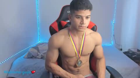 Snapshot of oliver_thompsson chatting on December 2024 06:49:01 PM oliver thompsson online show from December 2024 06:49:01 PM