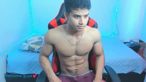 Snapshot of oliver_thompsson chatting on January 2025 01:56:01 PM oliver thompsson online show from January 2025 01:56:01 PM