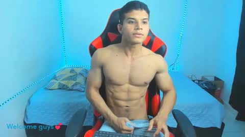 Snapshot of oliver_thompsson chatting on February 2025 12:47:02 AM oliver thompsson online show from February 2025 12:47:02 AM