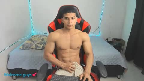 Snapshot of oliver_thompsson chatting on December 2025 01:59:02 AM oliver thompsson online show from December 2025 01:59:02 AM