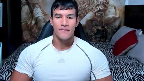 Snapshot of oliver_tommy chatting on November 2025 01:05:02 AM oliver_tommy online show from November 2025 01:05:02 AM