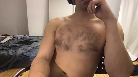 Snapshot of oliverbisbis1 chatting on October 2025 10:43:02 PM oliverbisbis1 online show from October 2025 10:43:02 PM