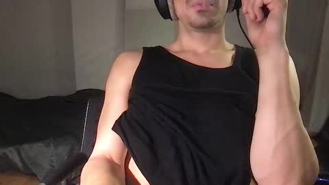 Snapshot of oliverbisbis1 chatting on October 2025 10:34:02 PM oliverbisbis1 online show from October 2025 10:34:02 PM