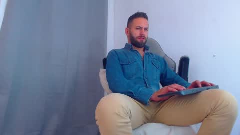 oliver online show from December 2024 01:43:01 AM