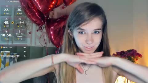 Snapshot of olivia_7 chatting on April 2026 04:12:02 PM Olivia online show from April 2026 04:12:02 PM