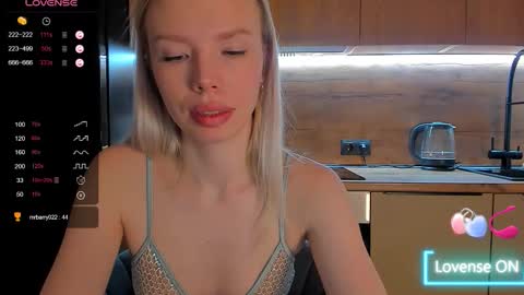 Snapshot of olivia_bells chatting on March 2026 08:58:02 PM Olivia 3 online show from March 2026 08:58:02 PM