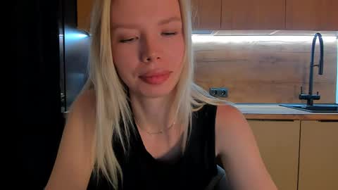 Olivia 3 online show from May 2026 09:20:01 PM