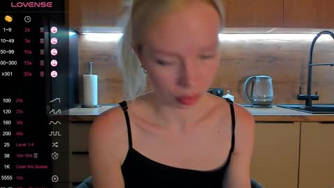 Olivia 3 online show from May 2026 09:09:02 PM