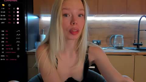 Olivia 3 online show from May 2026 10:07:01 PM