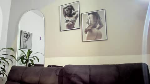 Olivia Collins online show from May 2026 11:27:02 AM
