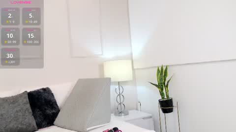 Snapshot of olivia_flamme chatting on June 2026 11:24:02 AM olivia_flamme online show from June 2026 11:24:02 AM