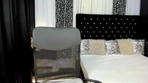 olivia_hotcummer online show from December 2024 02:33:01 PM