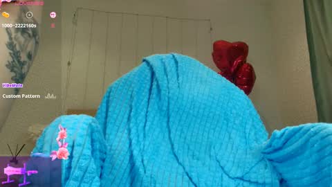 Olivia Hi guys Follow me  online show from April 2026 11:40:02 PM