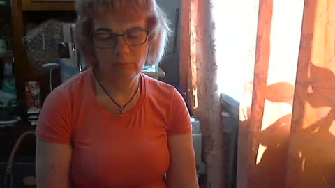 Olivia Mia online show from May 2026 11:53:01 AM