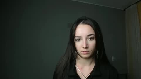 Olivia online show from February 2025 07:52:01 PM