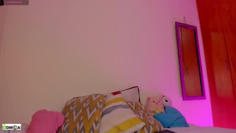 olivia_s19 online show from March 2025 04:45:02 AM