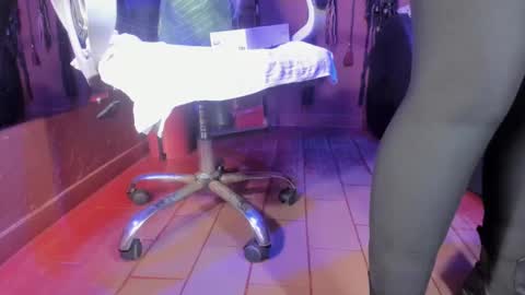   online show from February 2025 01:13:02 PM